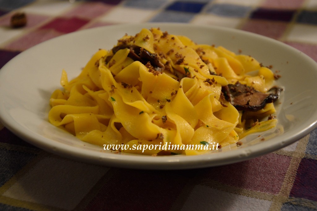 tagliatelle ai funghi porcini e tartufo